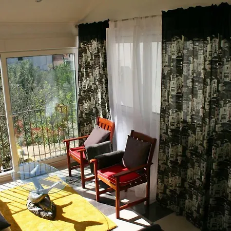 Dolac Apartment *